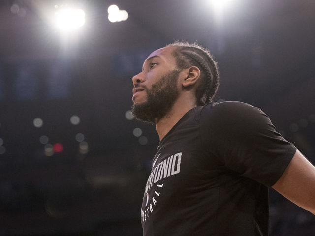 NEW YORK, NY - JANUARY 02: Kawhi Leonard #2 of the San Antonio Spurs warms up before the game against the New York Knicks at Madison Square Garden on January 02, 2018 in New York City.