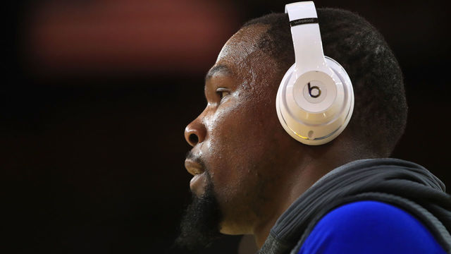 OAKLAND, CA - JUNE 01: Kevin Durant #35 of the Golden State Warriors warms up prior to Game 1 of the 2017 NBA Finals against the Cleveland Cavaliers at ORACLE Arena on June 1, 2017 in Oakland, California.