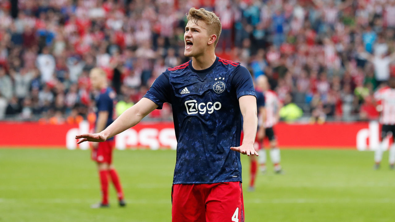 EINDHOVEN, NETHERLANDS - APRIL 15: Matthijs de Ligt of Ajax during the Dutch Eredivisie match between PSV v Ajax at the Philips Stadium on April 15, 2018 in Eindhoven Netherlands