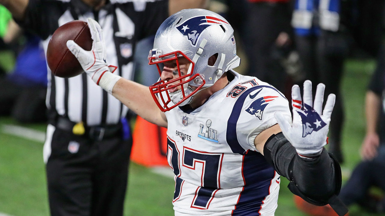 MINNEAPOLIS, MN - FEBRUARY 04: Rob Gronkowski #87 of the New England Patriots celebrates a touchdown reception against the Philadelphia Eagles in the fourth quarter of Super Bowl LII at U.S. Bank Stadium on February 4, 2018 in Minneapolis, Minnesota. The Eagles defeated the Patriots 41-33.