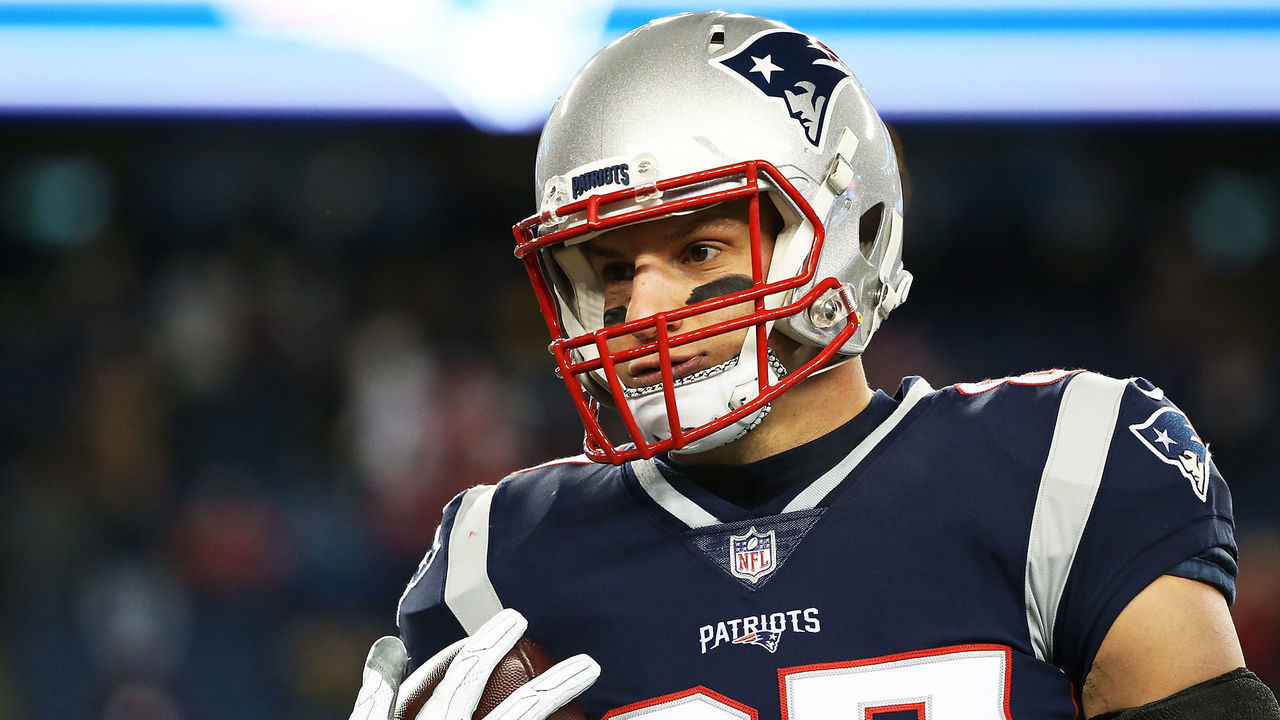 FOXBOROUGH, MA - JANUARY 13: Rob Gronkowski #87 of the New England Patriots warms up before the AFC Divisional Playoff game against the Tennessee Titans at Gillette Stadium on January 13, 2018 in Foxborough, Massachusetts.