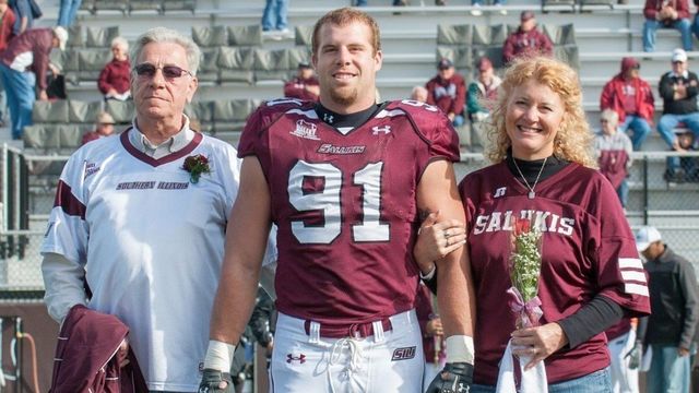 Ex-Southern Illinois DE wounded while intervening in school shooting