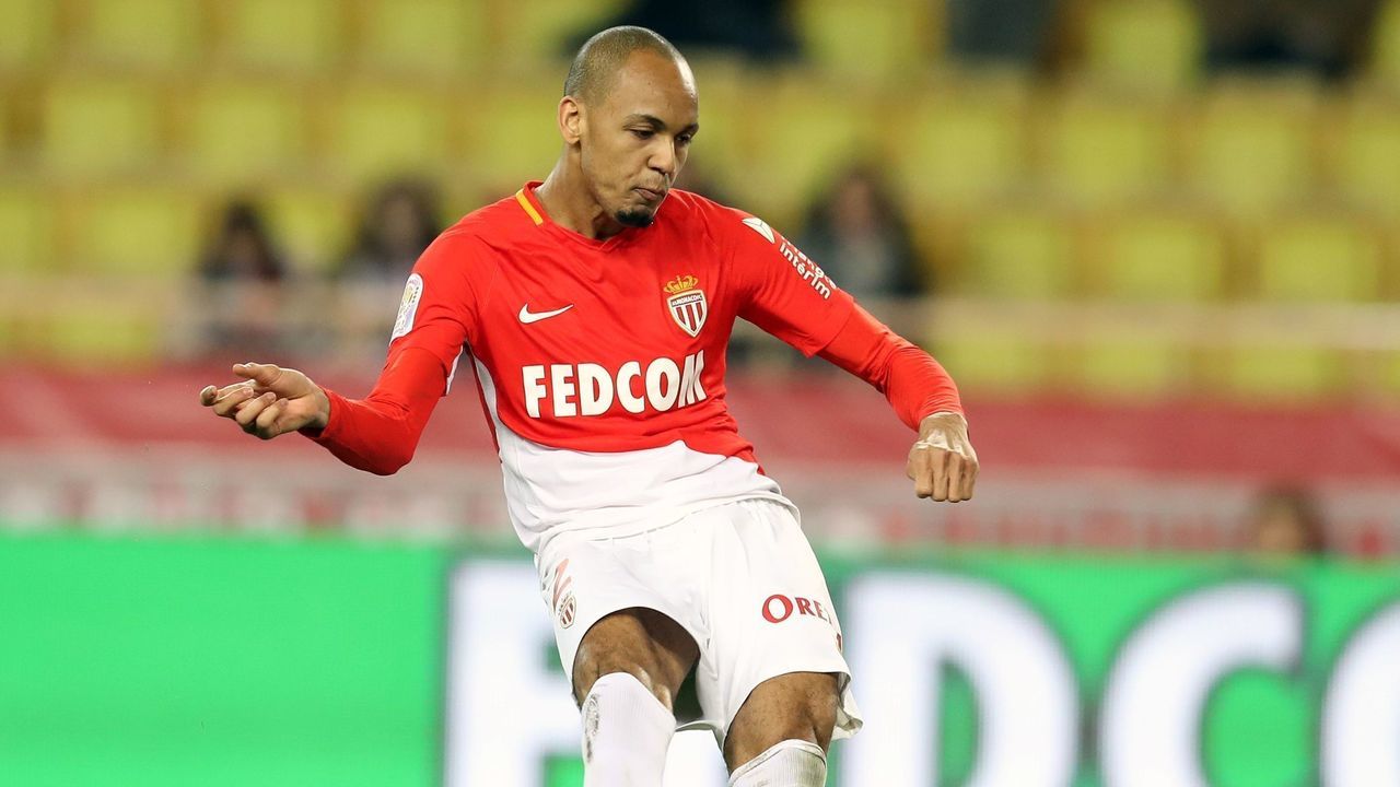 Monaco's Brazilian defender Fabinho scores a penalty during the French L1 football match Monaco vs Dijon on February 16, 2018 at the 'Louis II Stadium' in Monaco. / AFP PHOTO / VALERY HACHE