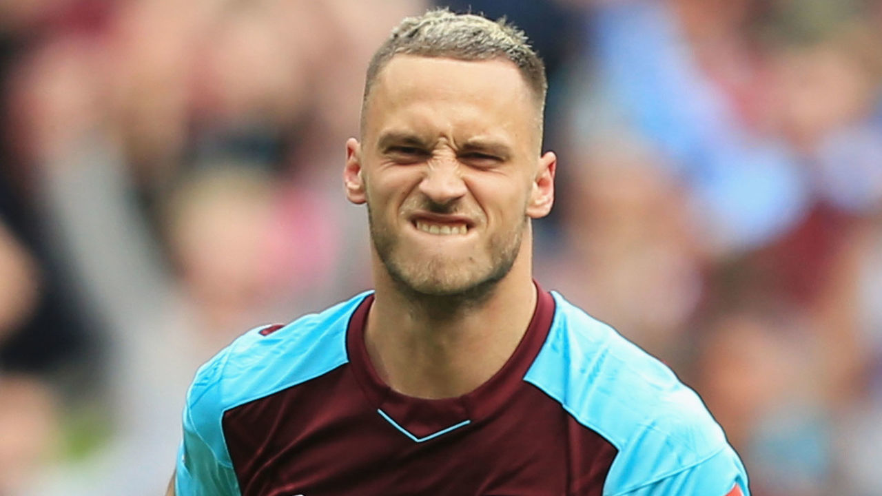LONDON, ENGLAND - MAY 13: Marko Arnautovic of West Ham United celebrates after scoring his sides second goal during the Premier League match between West Ham United and Everton at London Stadium on May 13, 2018 in London, England.