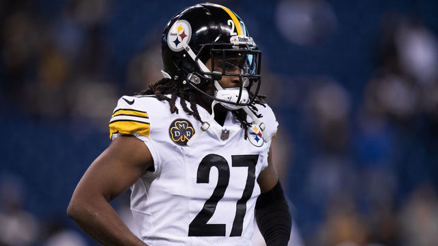 INDIANAPOLIS, IN - NOVEMBER 12: Pittsburgh Steelers safety J.J. Wilcox (27) warms up on the field before the NFL game between the Pittsburgh Steelers and Indianapolis Colts on November 12, 2017, at Lucas Oil Stadium in Indianapolis, IN.