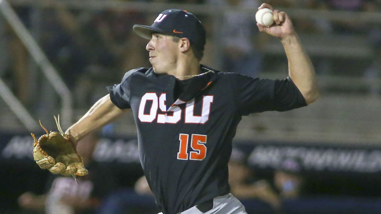 TUCSON, AZ - APRIL 07: Oregon State Beavers pitcher Luke Heimlich (15) pitches during a college baseball game between Oregon State Beavers and the Arizona Wildcats on April 07, 2018, at Hi Corbett Field in Tucson, AZ.