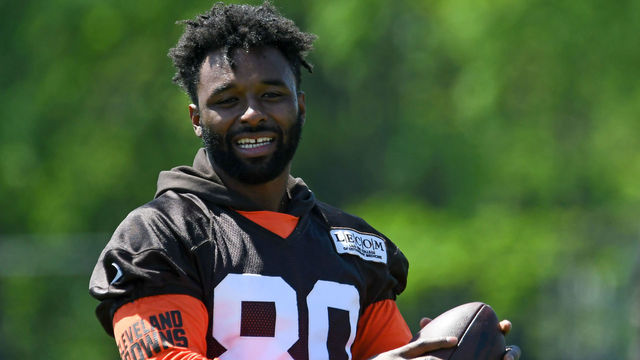 BEREA, OH - MAY 23, 2018: Wide receiver Jarvis Landry #80 of the Cleveland Browns smiles as he catches balls from a jugs machine during an OTA practice at the Cleveland Browns training facility in Berea, Ohio. (Photo by: 2018 Diamond Images/Getty Images)