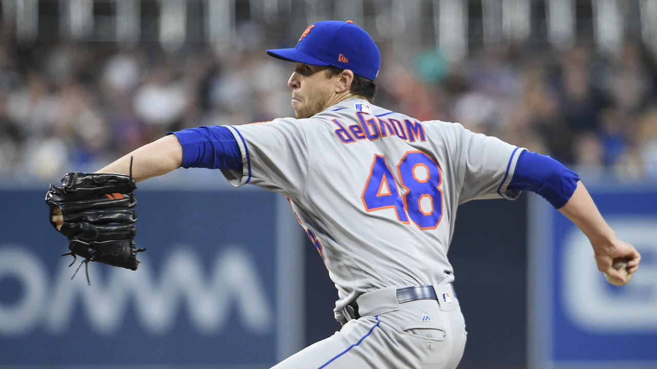 SAN DIEGO, CA - APRIL 27: Jacob deGrom #48 of the New York Mets pitches during the first inning of a baseball game against the San Diego Padres at PETCO Park on April 27, 2018 in San Diego, California.