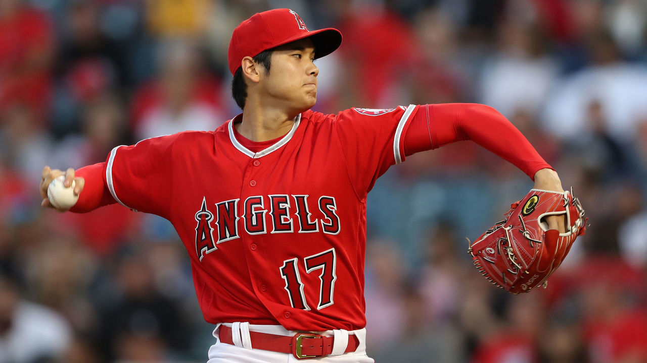 ANAHEIM, CA - JUNE 06: Shohei Ohtani #17 of the Los Angeles Angels of Anaheim pitches during the first inning of a game against the Kansas City Royals at Angel Stadium on June 6, 2018 in Anaheim, California.
