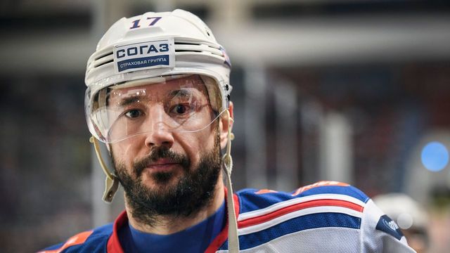 Russian SKA St. Petersburg winger, Ilya Kovalchuk leaves the ice a after pregame warm up on April 2, 2018 in Moscow. The former New Jersey Devils forward declared his intentions to return to the National Hockey League (NHL) after five seasons in Russia, as SKA St. Petersburg was eliminated from the Kontinental Hockey Leagues (KHL) playoffs. Ilya Kovalchuk reached his 35th birthday on April 15, which changed his status in the NHL and allowed him to negotiate and agree to terms with any NHL team as a free agent, local media reported. / AFP PHOTO / Alexander NEMENOV