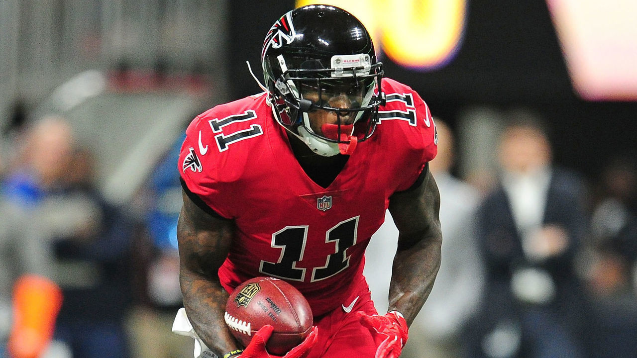 ATLANTA, GA - DECEMBER 7: Julio Jones #11 of the Atlanta Falcons runs with a catch against the New Orleans Saints at Mercedes-Benz Stadium on December 7, 2017 in Atlanta, Georgia.