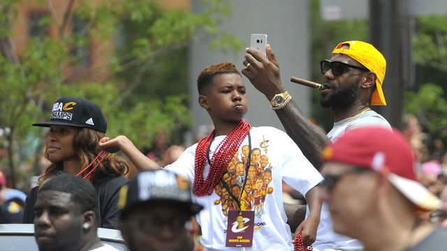 LeBron: Playing in NBA with son would be my 'greatest achievement'