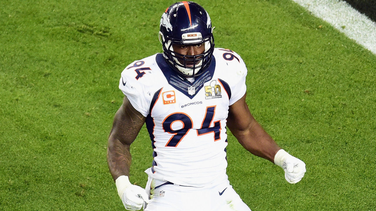 SANTA CLARA, CA - FEBRUARY 07: DeMarcus Ware #94 of the Denver Broncos reacts against the Carolina Panthers during Super Bowl 50 at Levi's Stadium on February 7, 2016 in Santa Clara, California.