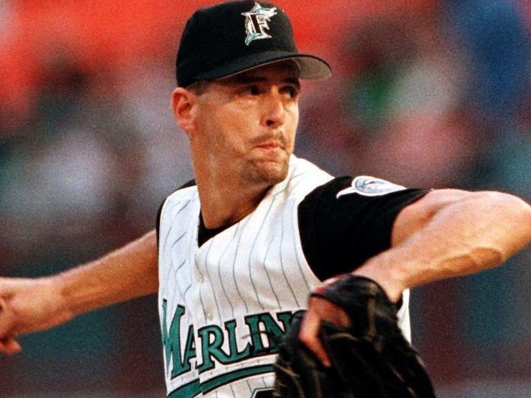 Former MLB pitcher Kevin Brown reportedly held mail thieves at gunpoint