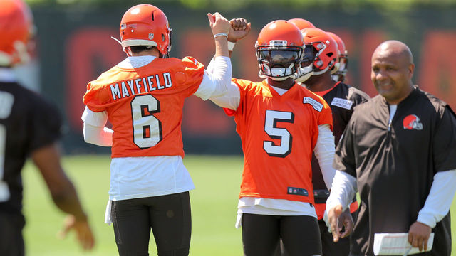 BEREA, OH - MAY 23: Cleveland Browns quarterback Baker Mayfield (6) and Cleveland Browns quarterback Tyrod Taylor (5) participates in drills during the Cleveland Browns OTA at the Cleveland Browns Training Facility in Berea, Ohio.