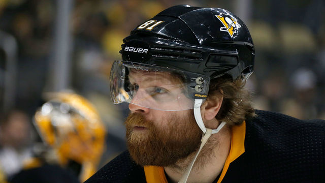 PITTSBURGH, PA - MAY 01: Phil Kessel #81 of the Pittsburgh Penguins warms up prior to the start of Game Three of the Eastern Conference Second Round during the 2018 NHL Stanley Cup Playoffs against the Washington Capitals at PPG PAINTS Arena on May 1, 2018 in Pittsburgh, Pennsylvania. *** Local Caption *** Phil Kessel