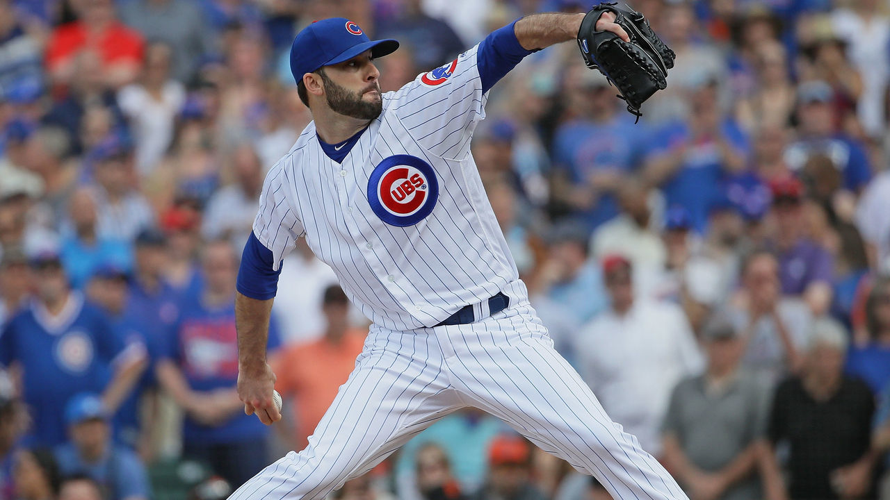 CHICAGO, IL - MAY 25: Brandon Morrow #15 of the Chicago Cubs gets a three pitch save in the 9th inning against the San Francisco Giants at Wrigley Field on May 25, 2018 in Chicago, Illinois. The Cubs defeated the Giants 6-2.