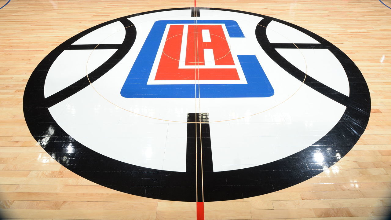 LOS ANGELES, CA - OCTOBER 20: A general view of the Los Angeles Clippers logo on the floor of the Staples Center before the game between the Golden State Warriors and Los Angeles Clippers on October 20, 2015 at STAPLES Center in Los Angeles, California. NOTE TO USER: User expressly acknowledges and agrees that, by downloading and/or using this Photograph, user is consenting to the terms and conditions of the Getty Images License Agreement. Mandatory Copyright Notice: Copyright 2015 NBAE