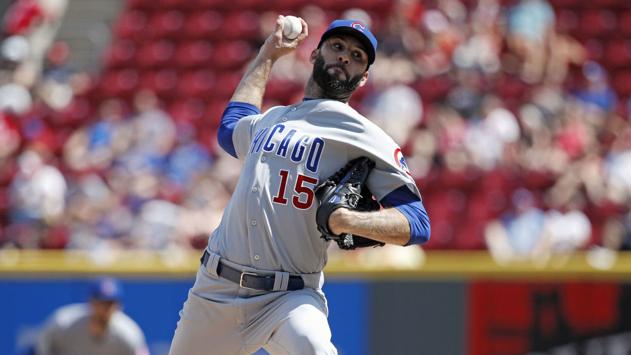 CINCINNATI, OH - MAY 20: Brandon Morrow #15 of the Chicago Cubs pitches in the ninth inning against the Cincinnati Reds at Great American Ball Park on May 20, 2018 in Cincinnati, Ohio. The Cubs won 6-1.
