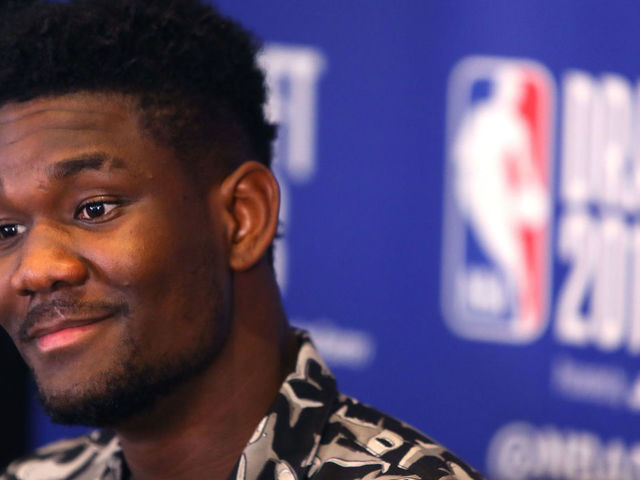 Ayton measures NBA success by getting to 2nd contract | theScore