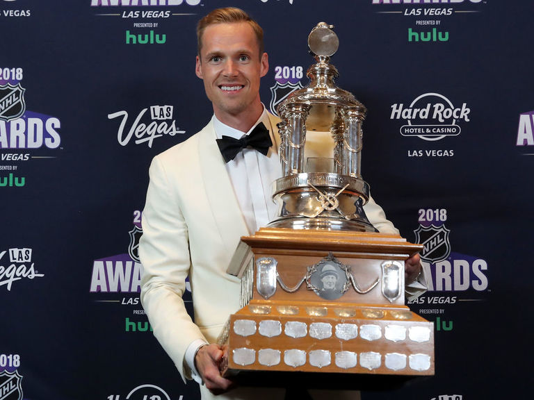 Rinne captures 1st Vezina Trophy