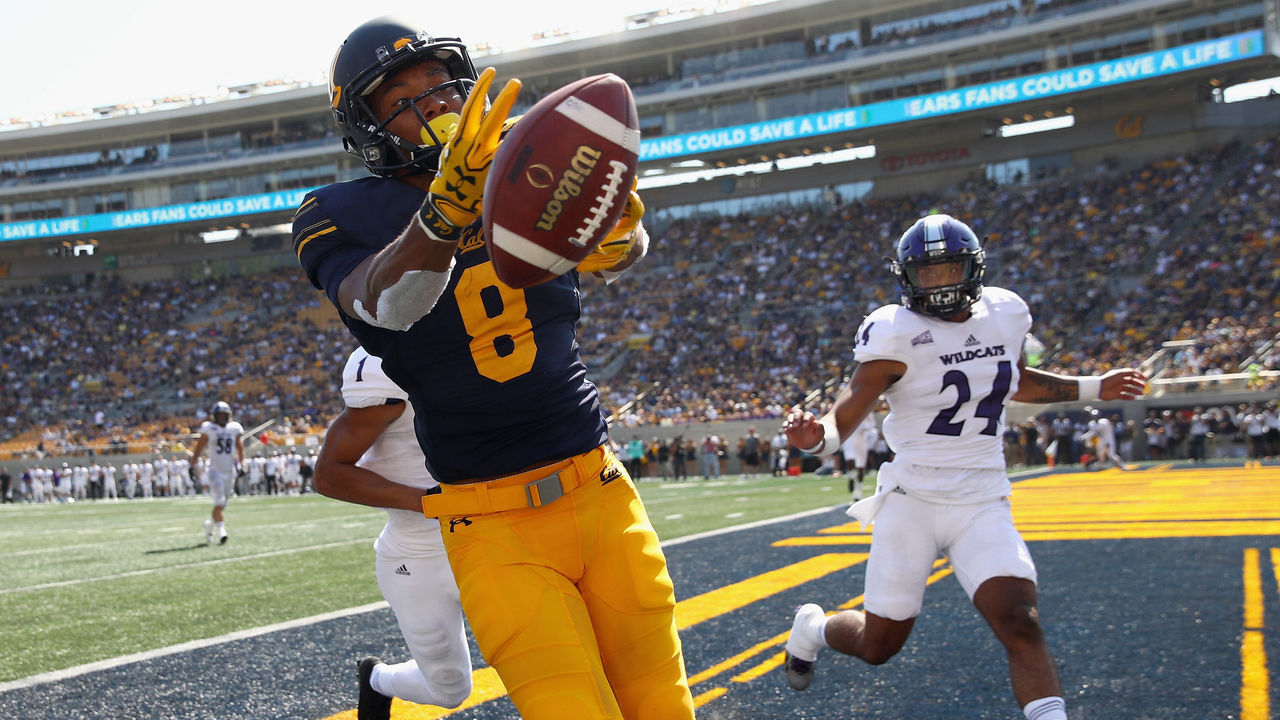 BERKELEY, CA - SEPTEMBER 09: Demetris Robertson #8 of the California Golden Bears can not catch the ball in the endzone during their game against the Weber State Wildcats at California Memorial Stadium on September 9, 2017 in Berkeley, California.