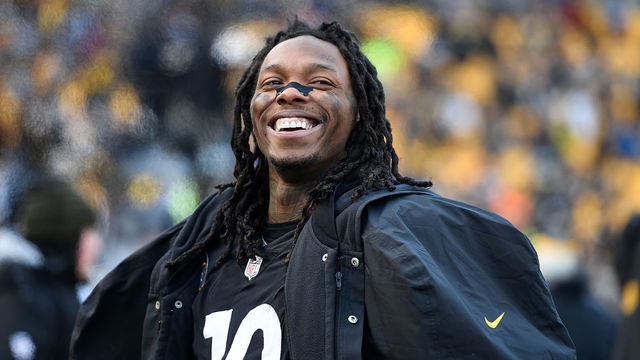 PITTSBURGH, PA - DECEMBER 31: Martavis Bryant #10 of the Pittsburgh Steelers smiles as times expires in the Pittsburgh Steelers 28-24 win over the Cleveland Browns at Heinz Field on December 31, 2017 in Pittsburgh, Pennsylvania.