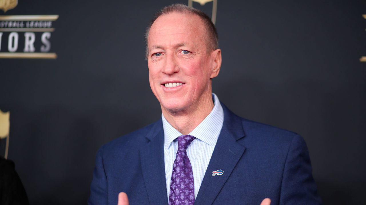 MINNEAPOLIS, MN - FEBRUARY 03: Former NFL Player Jim Kelly attends the NFL Honors at University of Minnesota on February 3, 2018 in Minneapolis, Minnesota.