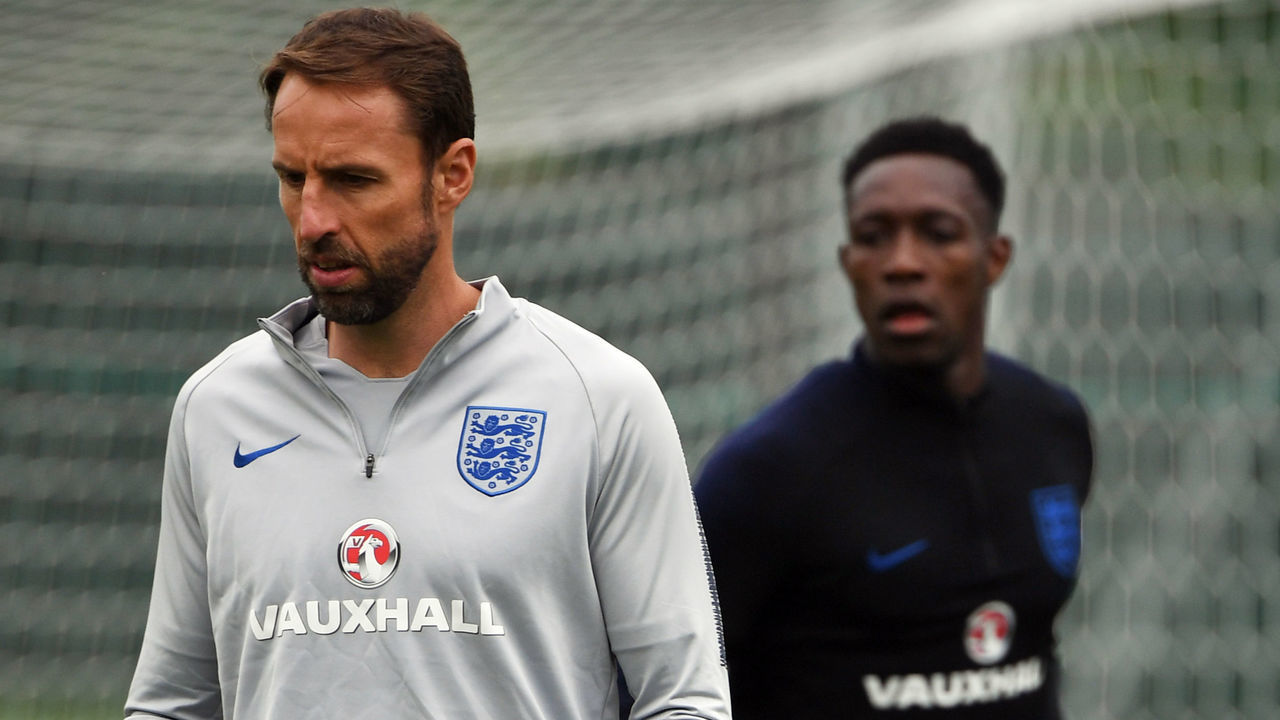 England's coach Gareth Southgate (L) and England's forward Danny Welbeck attend a training session at Spartak Zelenogorsk Stadium in Saint Petersburg on June 19, 2018, during the Russia 2018 World Cup football tournament.