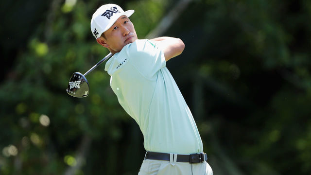 PONTE VEDRA BEACH, FL - MAY 11: James Hahn of the United States plays his shot from the 15th tee during the second round of THE PLAYERS Championship on the Stadium Course at TPC Sawgrass on May 11, 2018 in Ponte Vedra Beach, Florida.