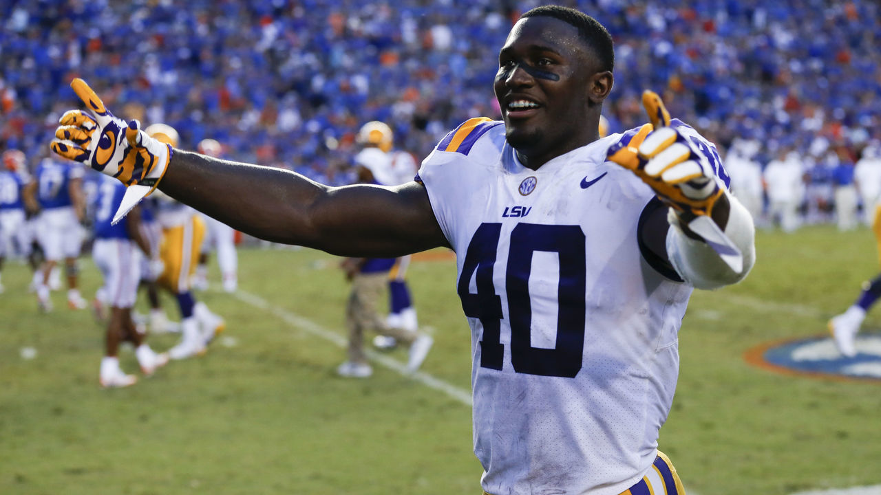 GAINESVILLE, FL - OCTOBER 07: LSU Tigers linebacker Devin White (40) celebrates after the college football game between the LSU Tigers and Florida Gators on October 07, 2017, at Ben Hill Griffin Stadium at Florida Field in Gainesville, FL. LSU defeated Florida 17-16.