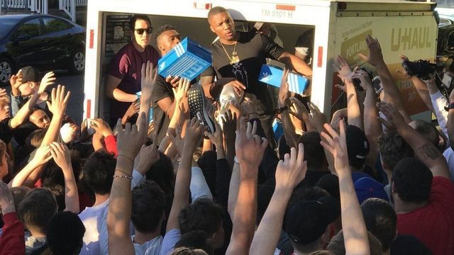 Lillard hands out free shoes to fans in Portland