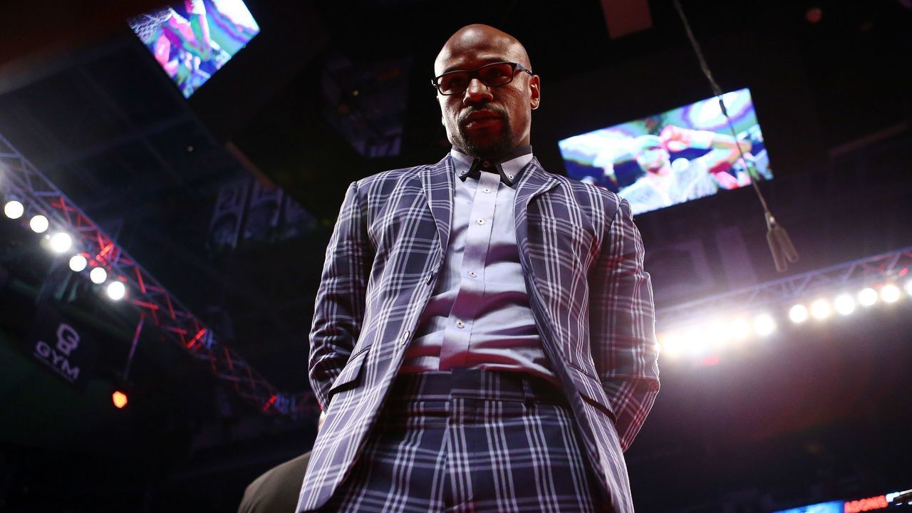TORONTO, ON - MAY 19: Floyd Mayweather looks on prior to the WBC Light Heavyweight title fight between Adonis Stevenson and Badou Jack at Air Canada Centre on May 19, 2018 in Toronto, Canada.