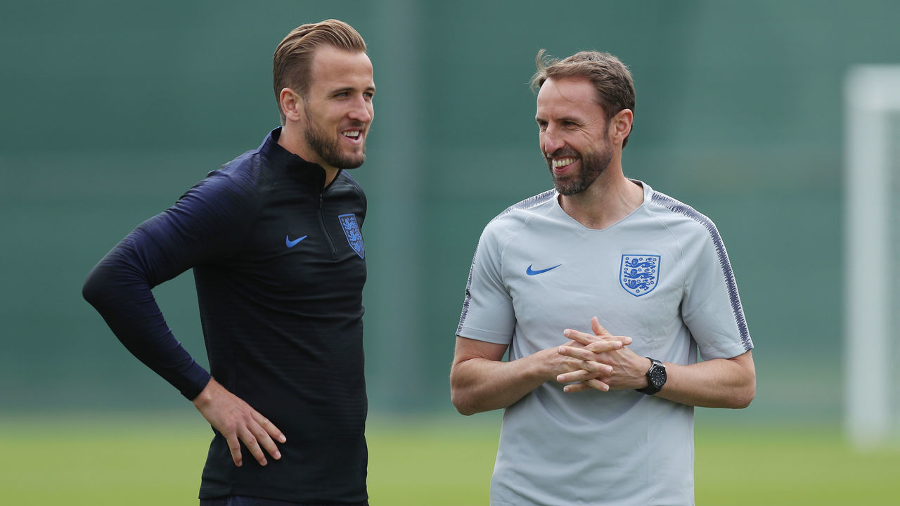 SAINT PETERSBURG, RUSSIA - JUNE 13: England manager Gareth Southgate and captain Harry Kane during a training session as part of the England media access at Spartak Zelenogorsk Stadium ahead of the FIFA World Cup 2018 on June 13, 2018 in Saint Petersburg, Russia.