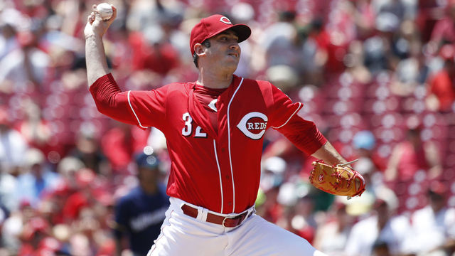 CINCINNATI, OH - JULY 01: Matt Harvey #32 of the Cincinnati Reds pitches in the first inning against the Milwaukee Brewers at Great American Ball Park on July 1, 2018 in Cincinnati, Ohio.