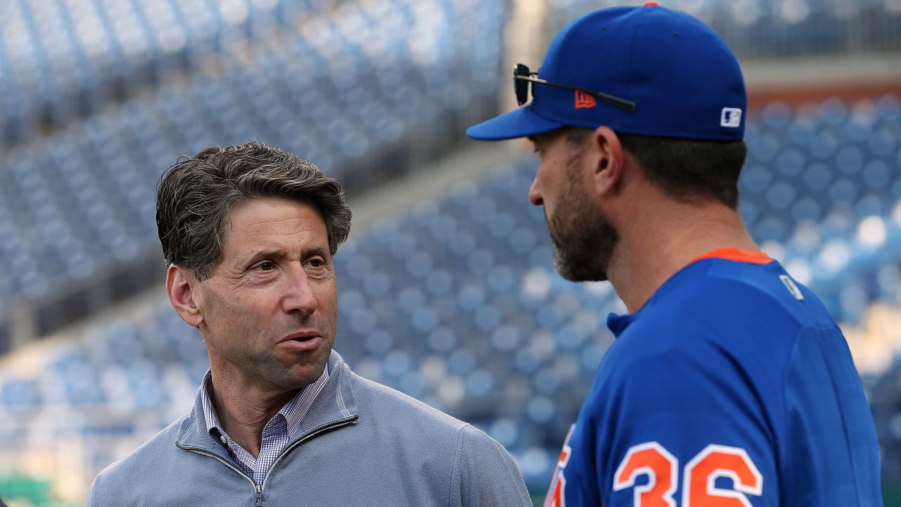 PHILADELPHIA, PA - MAY 11: Jeff Wilpon COO of the New York Mets talks with manager Mickey Callaway #36 before a game against the Philadelphia Phillies at Citizens Bank Park on May 11, 2018 in Philadelphia, Pennsylvania.