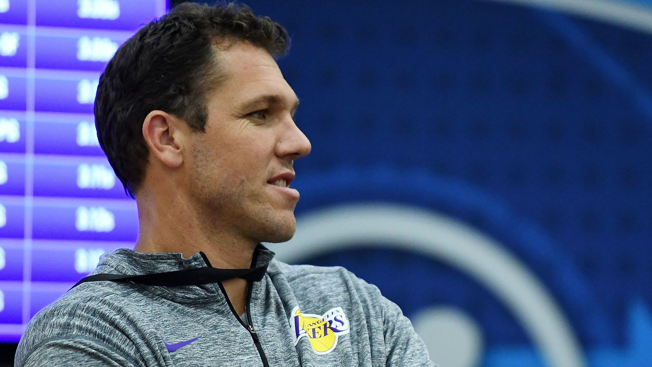 CHICAGO, IL - MAY 17: Head coach Luke Walton of the Los Angeles Lakers watches action during Day One of the NBA Draft Combine at Quest MultiSport Complex on May 17, 2018 in Chicago, Illinois.