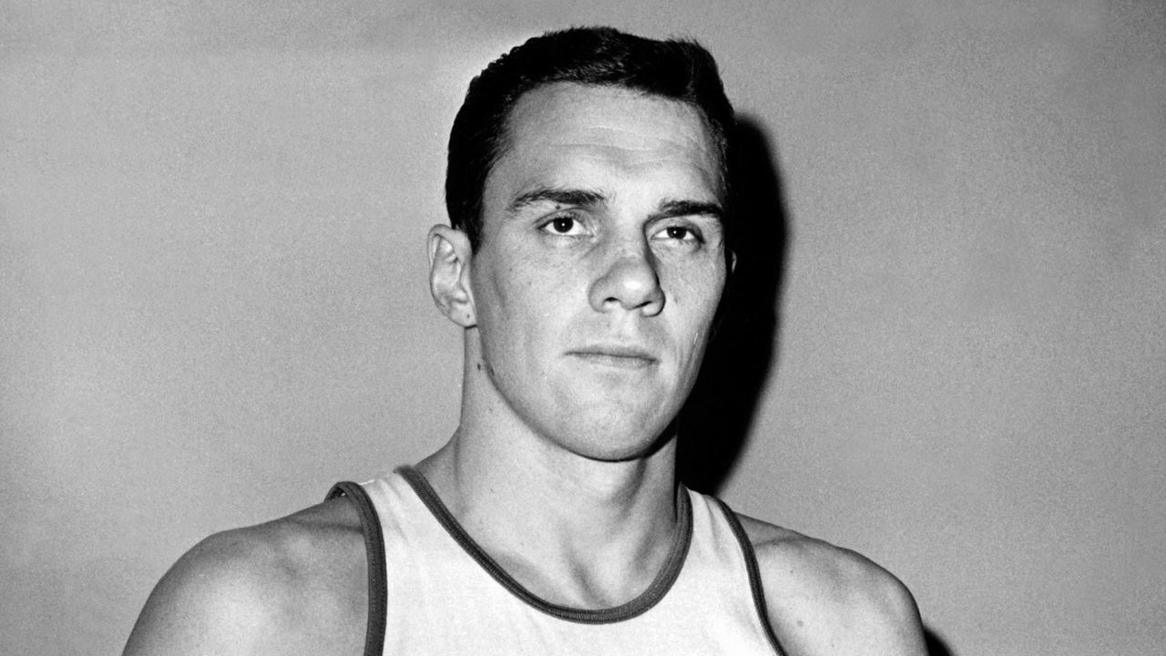 NEW YORK - 1964: Len Chappell #11 of the New York Knicks poses for a portrait circa 1950 in New York, New York. NOTE TO USER: User expressly acknowledges and agrees that, by downloading and/or using this Photograph, user is consenting to the terms and conditions of the Getty Images License Agreement. Mandatory Copyright Notice: Copyright 1964 NBAE