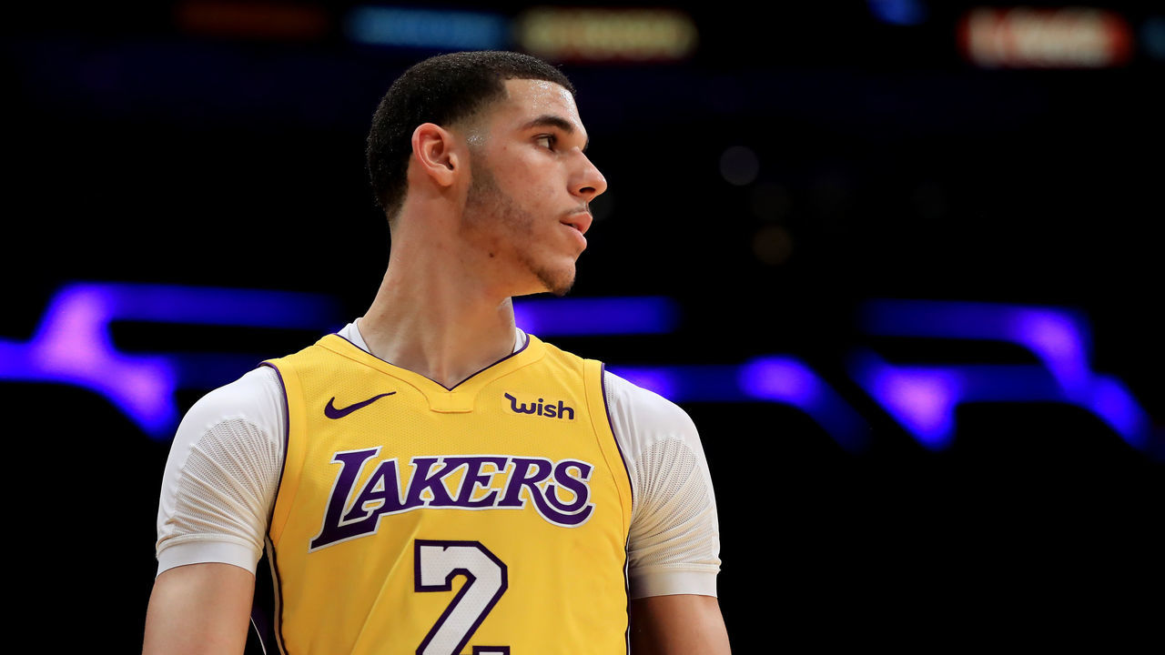 LOS ANGELES, CA - JANUARY 05: Lonzo Ball #2 of the Los Angeles Lakers looks on during the second half of a game against the Charlotte Hornets at Staples Center on January 5, 2018 in Los Angeles, California.