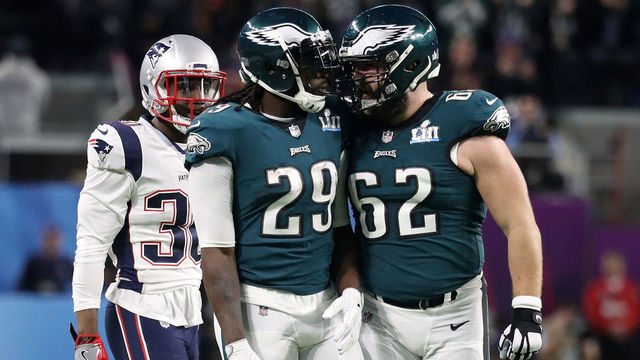 MINNEAPOLIS, MN - FEBRUARY 04:LeGarrette Blount #29 and Jason Kelce #62 of the Philadelphia Eagles react to the play during the first quarter against the New England Patriots in Super Bowl LII at U.S. Bank Stadium on February 4, 2018 in Minneapolis, Minnesota.