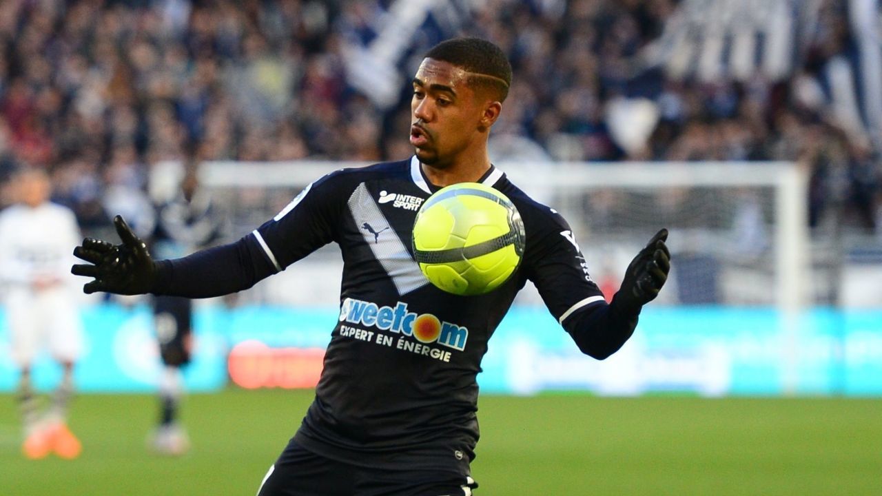 Bordeaux's Brazilian forward Malcom controls the ball during the French L1 football match between Bordeaux (FCGB) and Rennes (SRFC) on March 17, 2018, at the Matmut Atlantique Stadium in Bordeaux, southwestern France. / AFP PHOTO / NICOLAS TUCAT