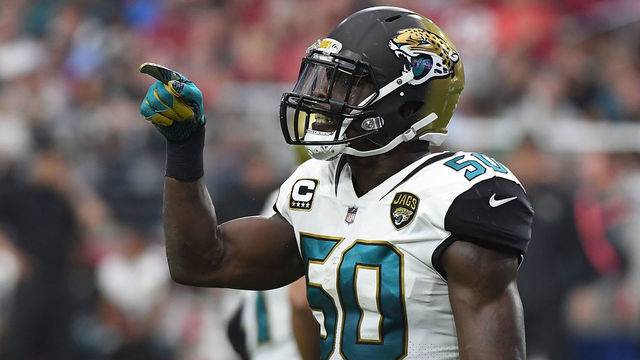 GLENDALE, AZ - NOVEMBER 26: Telvin Smith #50 of the Jacksonville Jaguars gestures on the field in the first half against the Arizona Cardinals at University of Phoenix Stadium on November 26, 2017 in Glendale, Arizona.