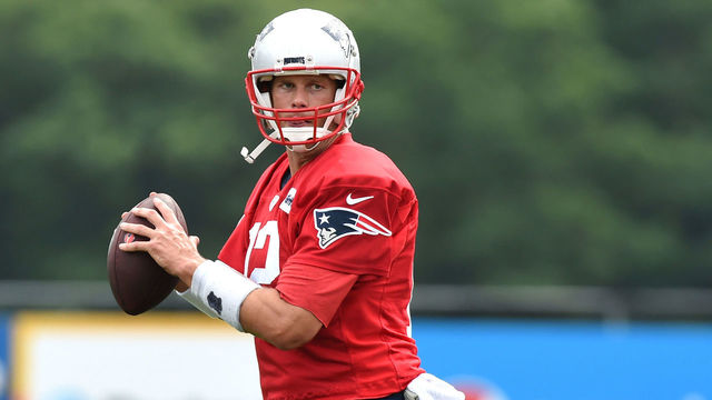 Report: Patriots let Brady associate Guerrero fly with team to Carolina