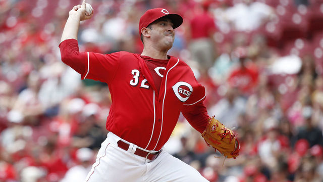 CINCINNATI, OH - JULY 22: Matt Harvey #32 of the Cincinnati Reds pitches in the second inning against the Pittsburgh Pirates at Great American Ball Park on July 22, 2018 in Cincinnati, Ohio.
