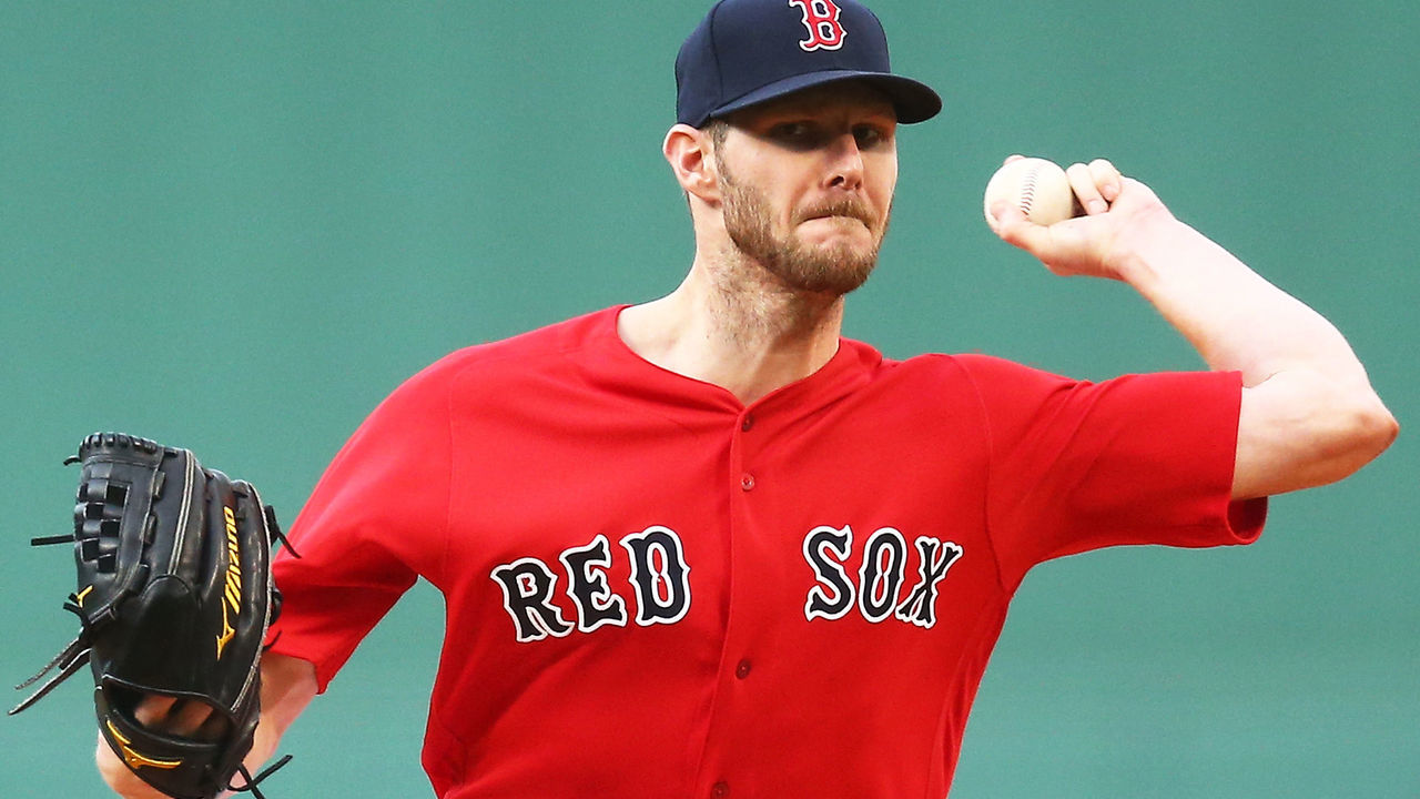 BOSTON, MA - JUNE 08: Chris Sale #41 of the Boston Red Sox pitches in the first inning of a game against the Chicago White Sox at Fenway Park on June 08, 2018 in Boston, Massachusetts.