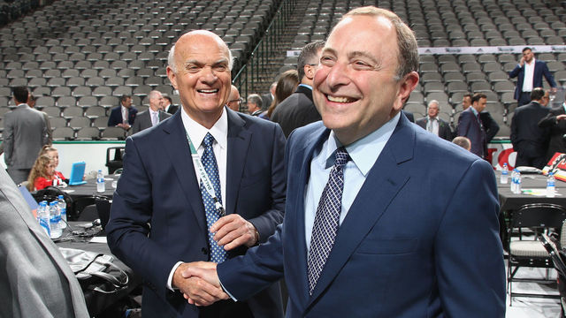 DALLAS, TX - JUNE 22: (l-r) Lou Lamoriello of the New York Islanders and NHL commissioner Gary Bettman chat prior to the first round of the 2018 NHL Draft at American Airlines Center on June 22, 2018 in Dallas, Texas.