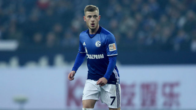 GELSENKIRCHEN, GERMANY - MARCH 03: Max Meyer of Schalke runs with the ball during the Bundesliga match between FC Schalke 04 and Hertha BSC at Veltins-Arena on March 3, 2018 in Gelsenkirchen, Germany. The match between Schalke and Berlin ended 1-0.