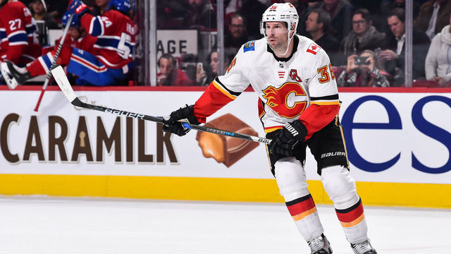 MONTREAL, QC - DECEMBER 07: Troy Brouwer #36 of the Calgary Flames skates against the Montreal Canadiens during the NHL game at the Bell Centre on December 7, 2017 in Montreal, Quebec, Canada. The Calgary Flames defeated the Montreal Canadiens 3-2 in overtime.