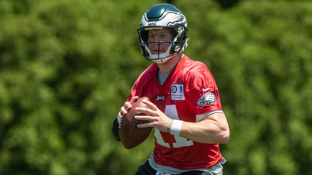 PHILADELPHIA, PA - JUNE 12: Philadelphia Eagles quarterback Carson Wentz (11) during Eagles Minicamp Camp on June 12, 2018, at the NovaCare Complex in Philadelphia, PA.
