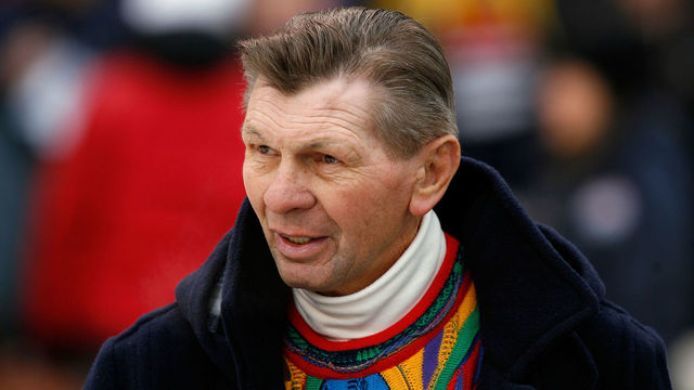 CHICAGO - JANUARY 01: Former Chicago Blackhawk and Hall of Famer Stan Mikita looks on during pregame festivities prior to the Winter Classic between the Chicago Blackhawks and the Detroit Red Wings during the NHL Winter Classic at Wrigley Field on January 1, 2009 in Chicago, Illinois.